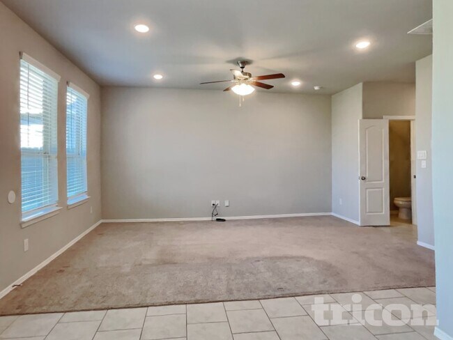 Foto del edificio - 40807 Mostyn Hill Dr