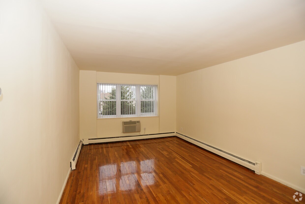 Maple Crest Apartments at Williston Park Alquileres en Williston Park