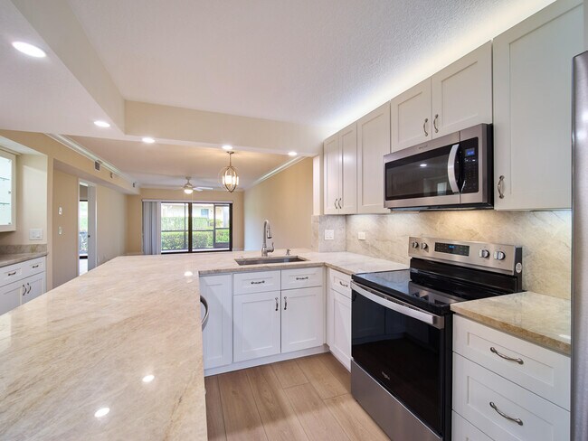 Foto del edificio - 1101 Pinecrest Cir