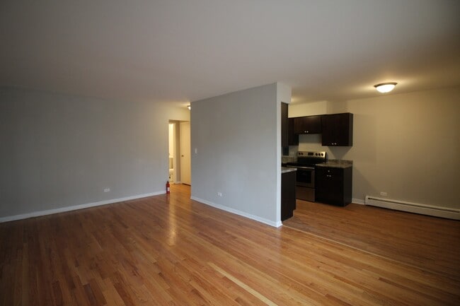 Building Photo - 1644 W Morse Ave
