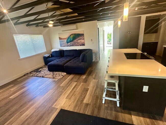 Foto del edificio - Spacious 3-Bed / 1.5-Bath Main House in Paia