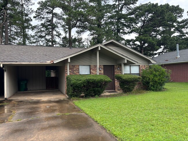 Building Photo - 6205 Sandlin