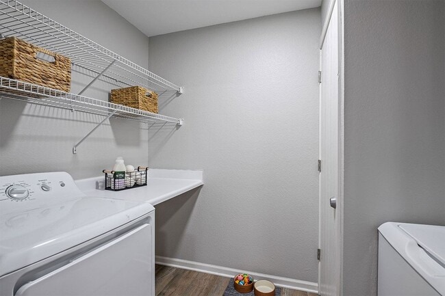 Building Photo - Hunters Ridge Apartments & Townhomes