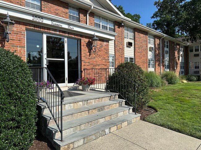 Building Photo - 1000 Knapps Hwy