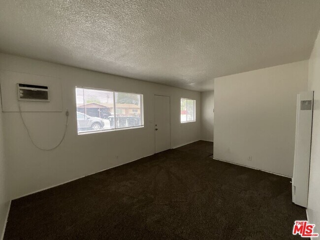 Foto del edificio - 501 Cedar Pl
