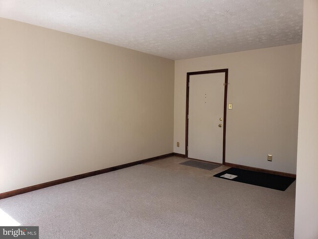 Building Photo - 44691 White Oak Ct