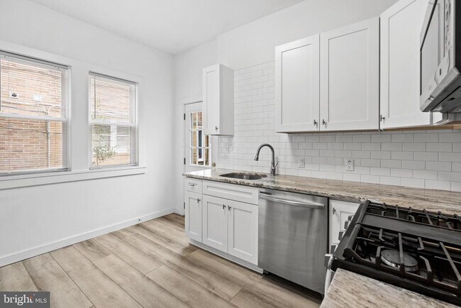 Building Photo - 508 Station Ave