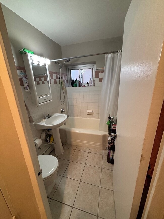 Foto del edificio - 4970 N Marine Dr