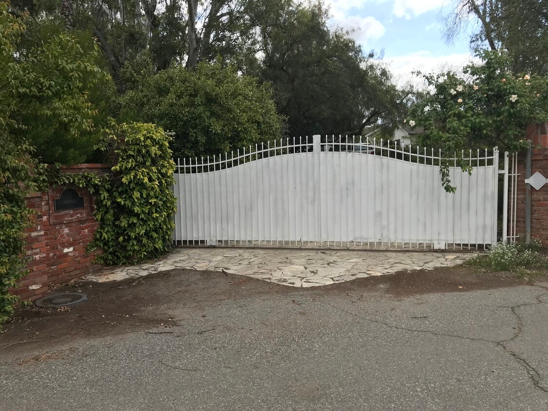 Primary Photo - 10255 Kashmere Ln