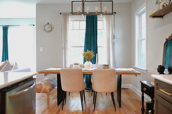 Foto del edificio - Gorgeous, New Home in Rocketts Landing: Available in July!