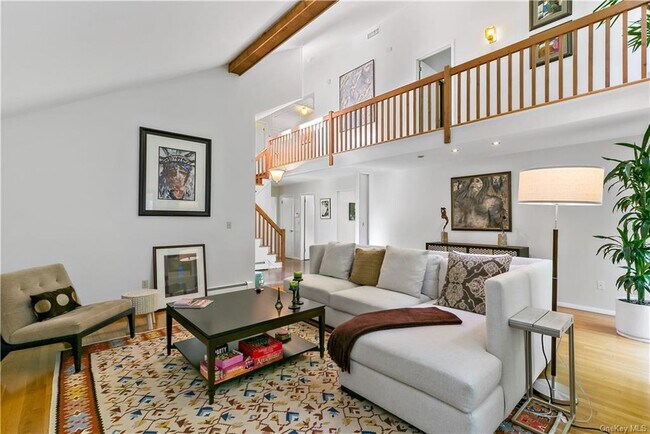 Foto del edificio - 5 Orchard Hill Rd