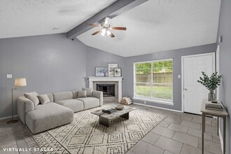 Building Photo - 13915 Old Village Ln