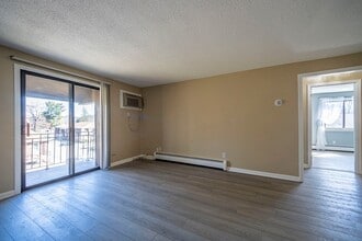 Building Photo - 645 W Lowell Ave