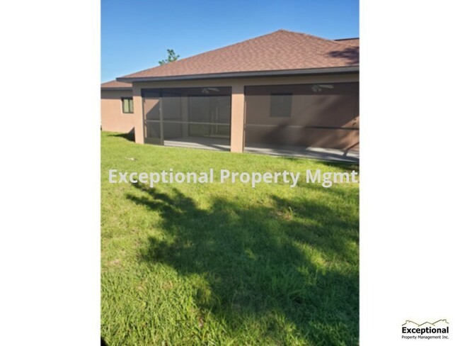 Foto del edificio - Newer 4 Bedroom 2 bath home SE Cape Coral!...