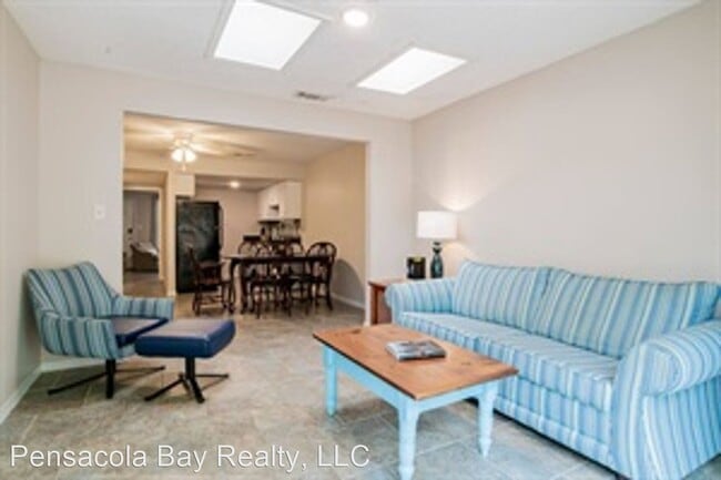 Building Photo - 2 br, 1.5 bath House - 416 Waycross Ave