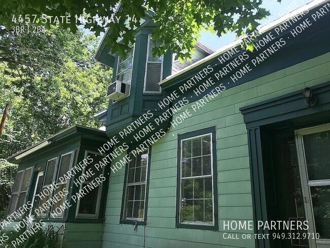 Foto del edificio - Rent to Own 2 acre waterfront Home with $2...
