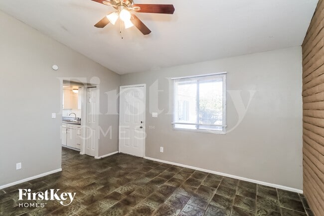 Building Photo - 3320 S Margo Dr