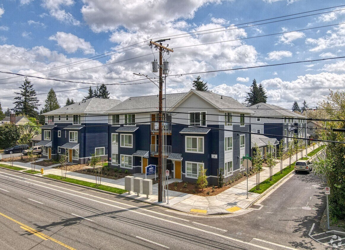 Foto principal - 14708 NE Glisan St