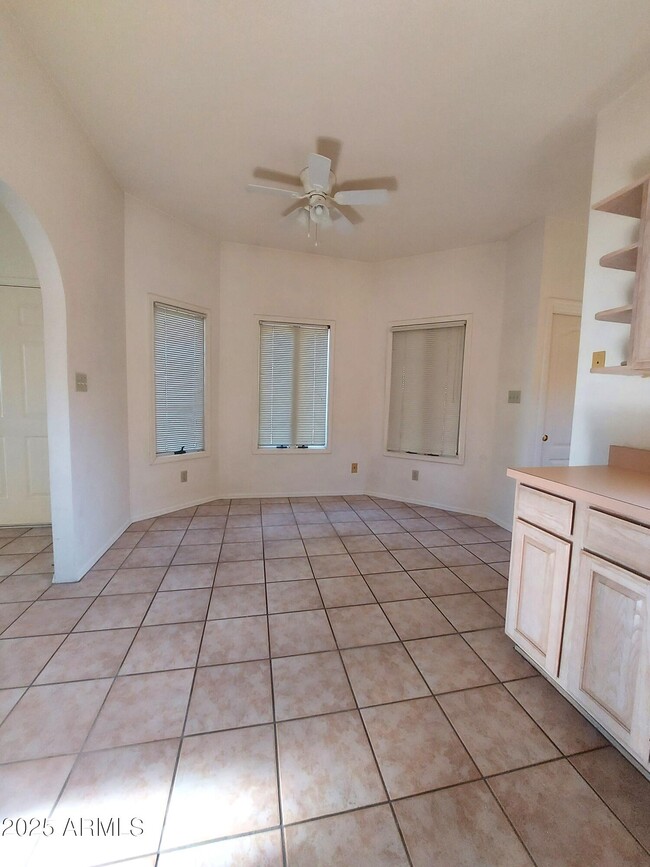 Foto del edificio - 2817 Vía Del Oesta