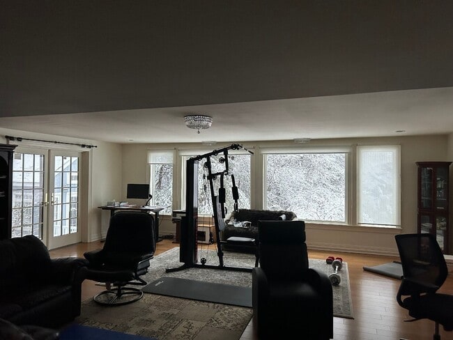Photo - 10 Cortland Dr House