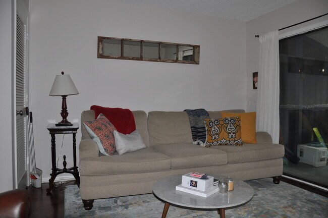 Foto del edificio - 1530 Fort Johnson Rd