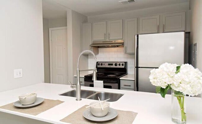 Building Photo - 2 bedroom in Dallas TX 75214