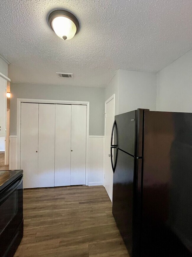 Foto del edificio - 29 E Laramie Dr