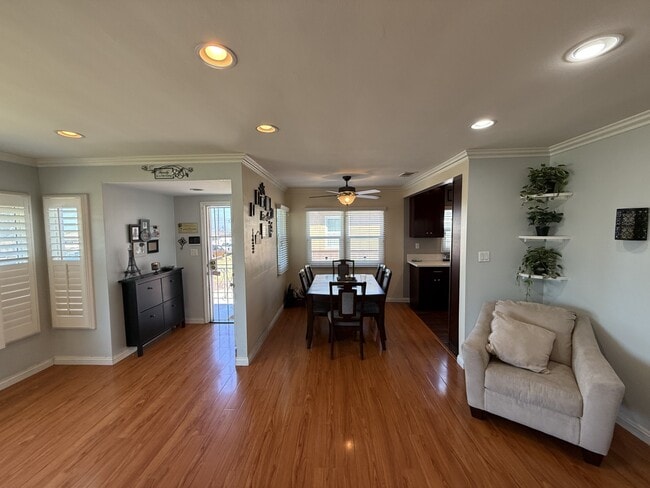 Foto del edificio - 1149 W 127th St
