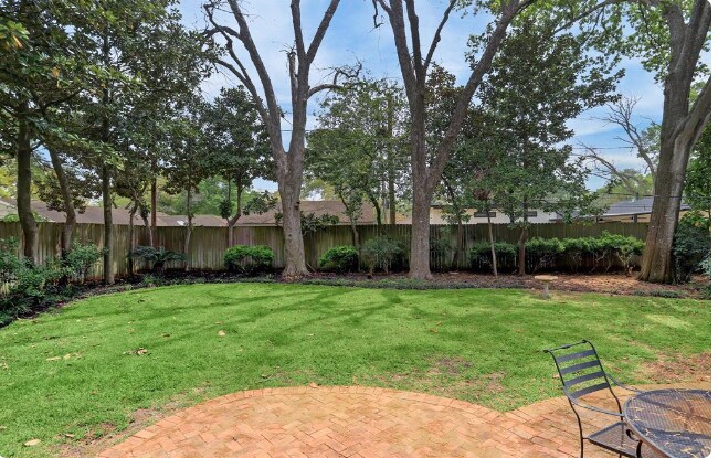 Building Photo - 1242 Demaret Ln