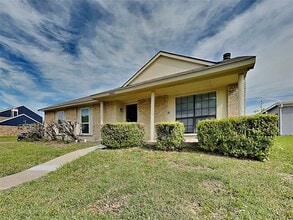 Building Photo - 7621 Pebble Beach Dr