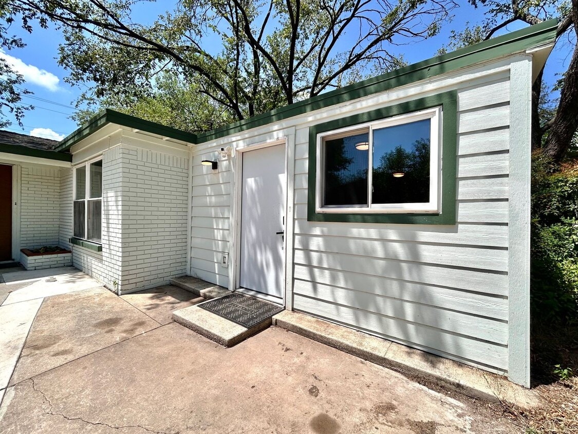 Primary Photo - 2309 Devonshire Dr