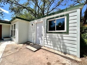Building Photo - 2309 Devonshire Dr