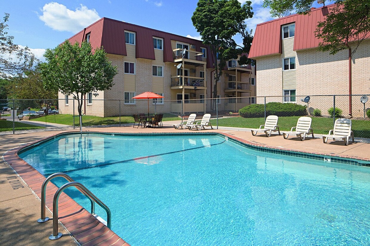 Lamplighter Village Apartments in Saint Paul, MN