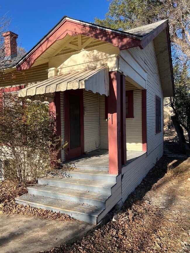 Foto del edificio - 820 Wheless Ave