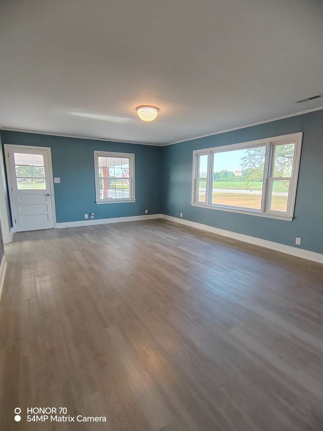 Building Photo - Charming 4-Bedroom Home for Rent – Peaceful & Nature-Filled Setting