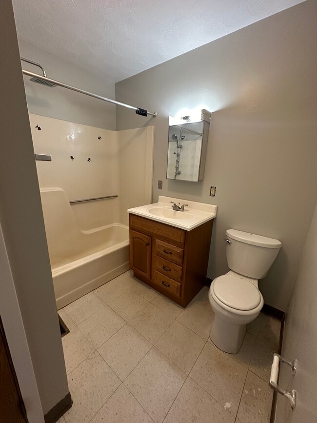 Building Photo - Clemens unit D