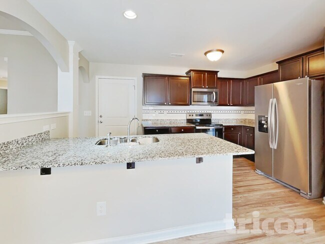 Building Photo - 629 Deertrack Run