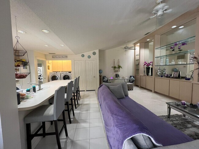 Foto del edificio - 11102 Myrtle Oak Ct