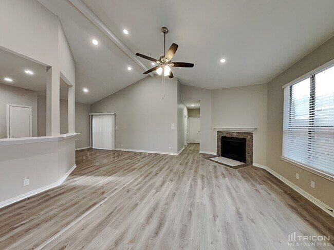Building Photo - 1121 Cypress Ln