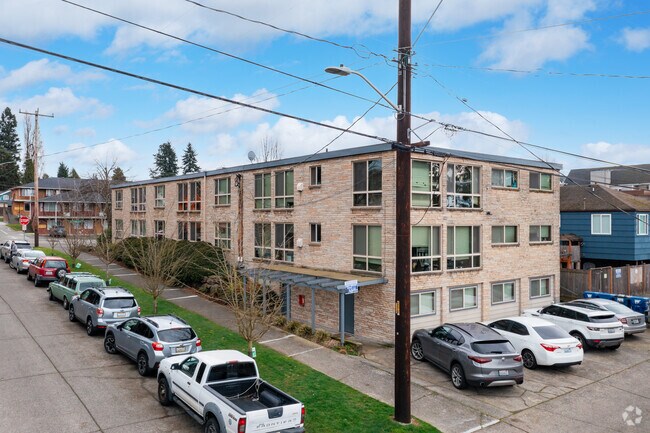 Building Photo - West Aries
