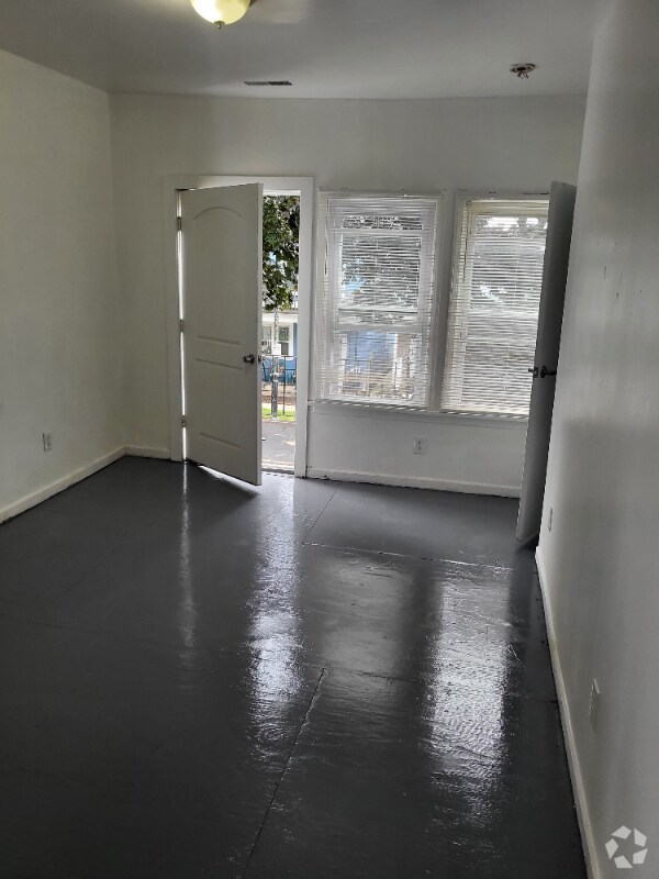 Building Photo - 257 Whitney Pl