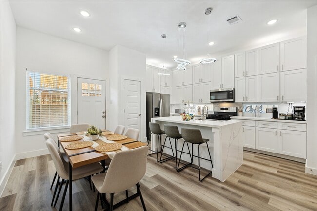 Foto del edificio - 3828 Noah St