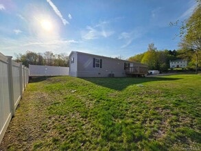 Building Photo - 44 Gale Rd