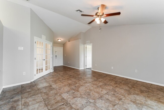 Foto del edificio - 719 Roma Ave S