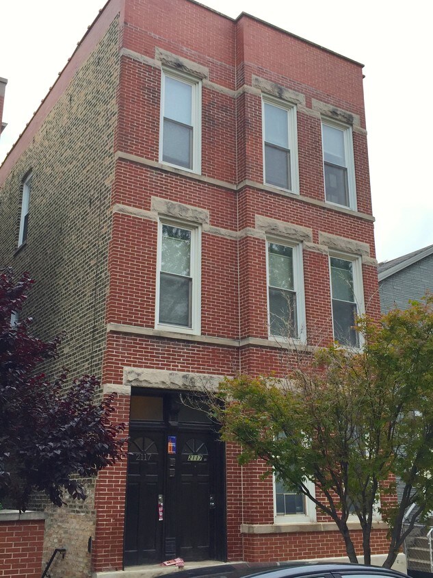 Primary Photo - 2117 W McLean Ave