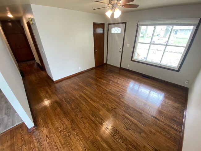 Building Photo - 4BR 1 bath