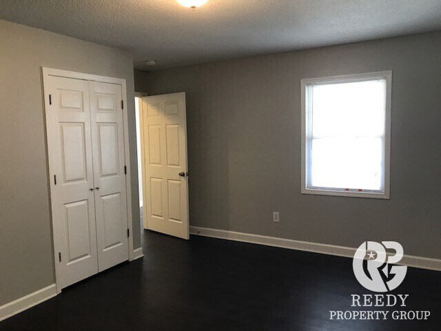Building Photo - GORGEOUS 2 bed 2 bath ready now!