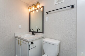 2BR, 1BA - 956SF - Lumiere