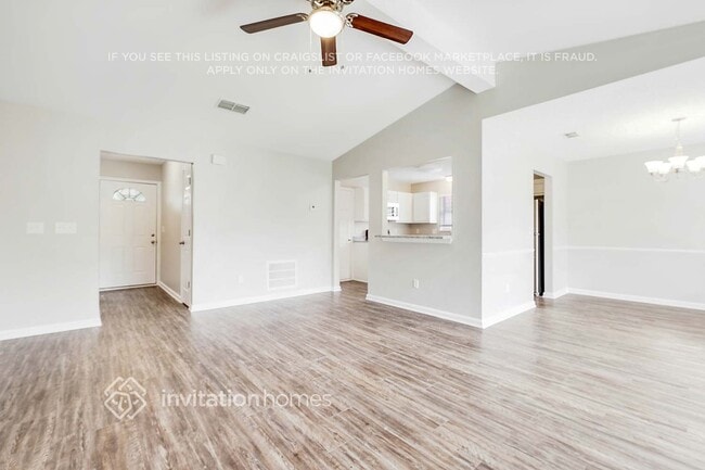 Foto del edificio - 7800 MacDougall Dr