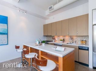 Building Photo - 1 br, 1 bath - 1180 Washington St Apt 302